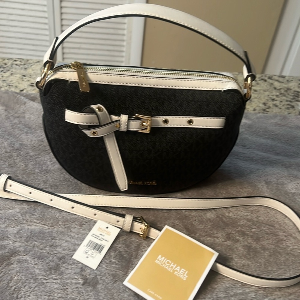 Michael Kors half moon Emilia